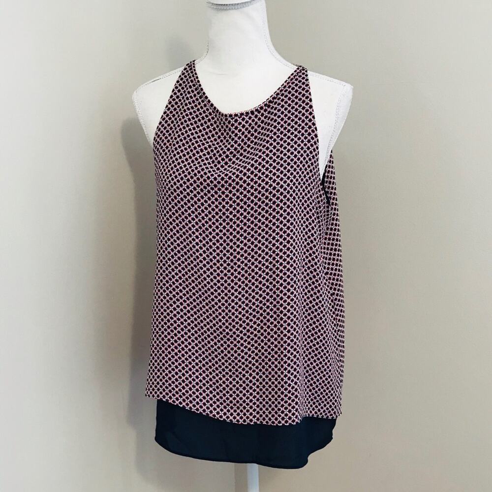 Kenar Split Back Sleeveless Blouse